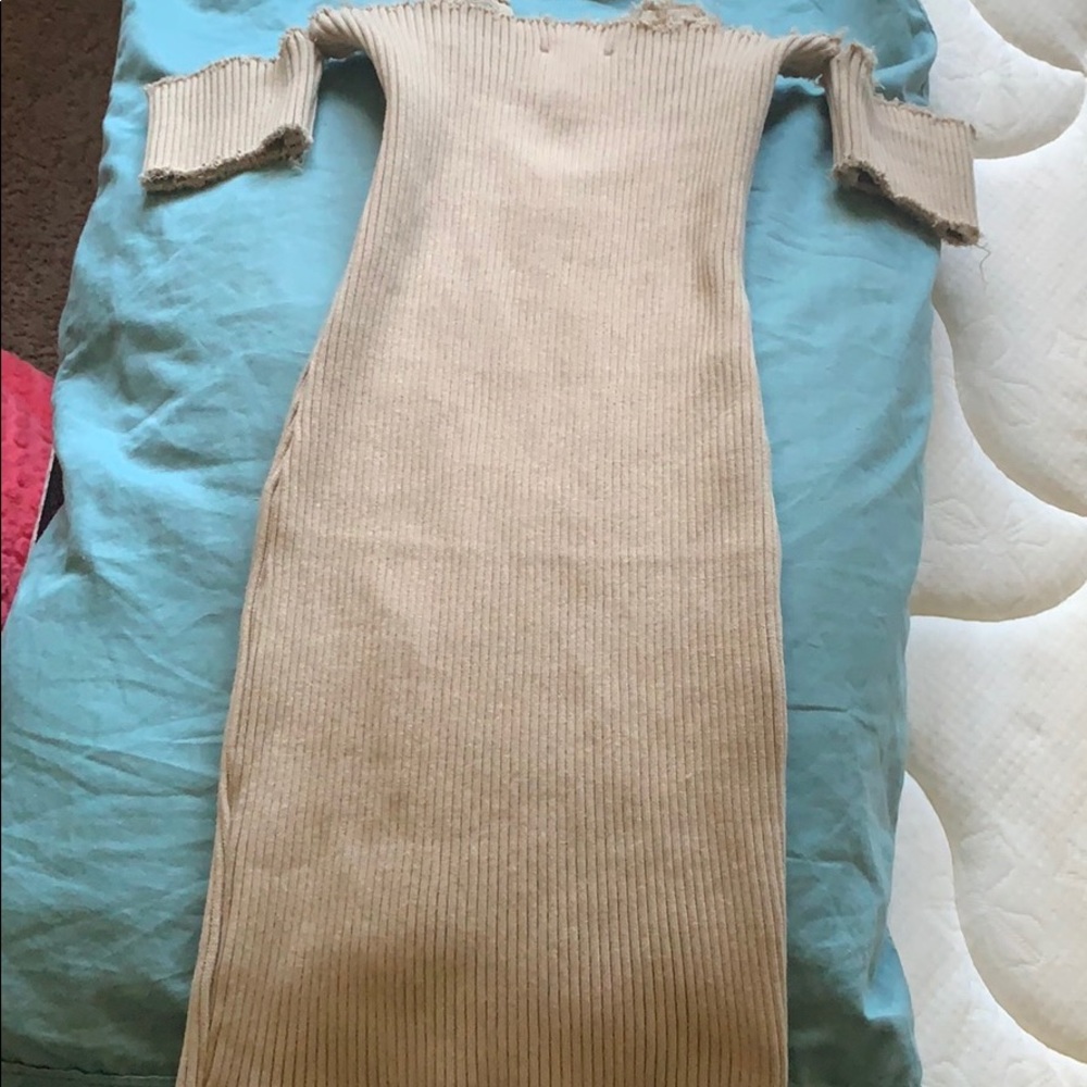 Dress - Picture 4 of 4